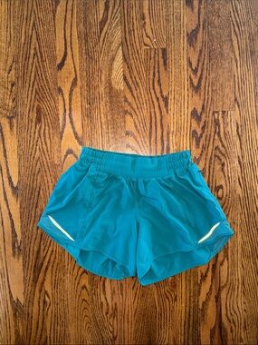 Lululemon Forrest Green Athletic Running Shorts Womens small